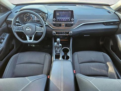 Used 2024 Nissan Altima 2.5 SV image 15
