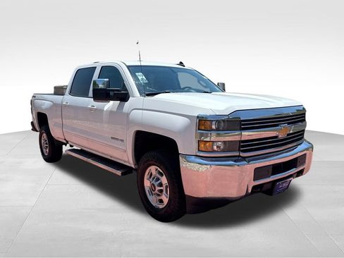 Used 2018 Chevrolet Silverado 2500 LT AWD/4WD image 1