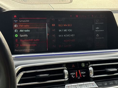 Used 2023 BMW X5 xDrive40i w/ M Sport Package image 23