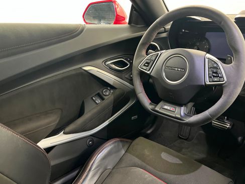 Used 2018 Chevrolet Camaro ZL1 RWD image 12
