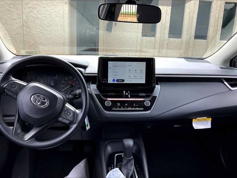 Used 2025 Toyota Corolla LE FWD image 15
