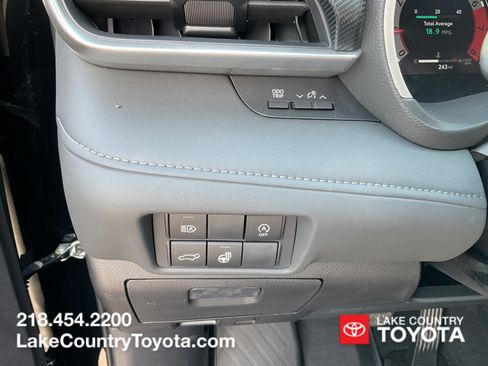 Used 2026 Toyota Highlander XSE AWD/4WD image 34