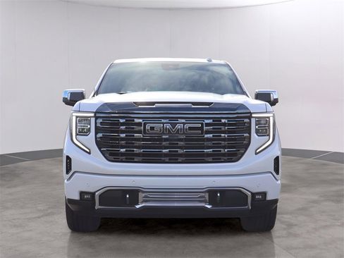Used 2024 GMC Sierra 1500 Denali Ultimate image 2