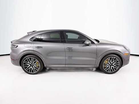 New 2025 Porsche Cayenne Turbo image 8