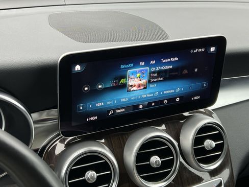 Certified 2022 Mercedes-Benz GLC 300 4MATIC w/ Driver Assistance Package image 16