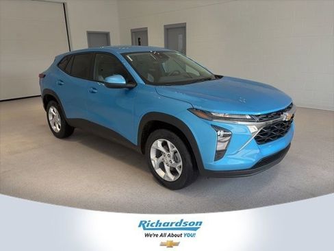 New 2026 Chevrolet Trax LS w/ LS Convenience Package image 1