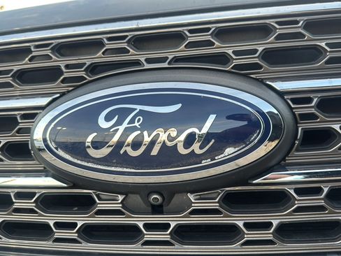 Used 2022 Ford Explorer King Ranch w/ Premium Technology Package image 59