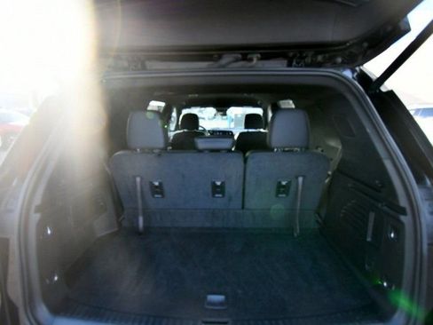 Used 2025 Chevrolet Traverse LT AWD/4WD image 6