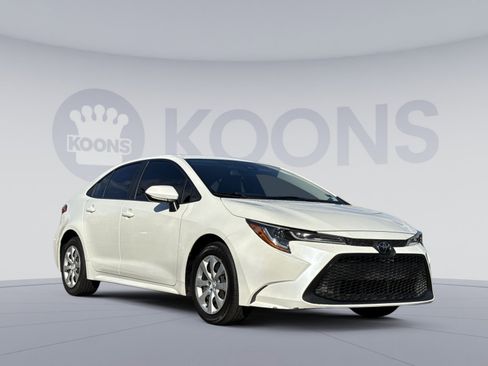 Used 2020 Toyota Corolla LE image 10