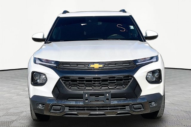 Used 2023 Chevrolet TrailBlazer ACTIV w/ Sun and Liftgate Package FWD image 2