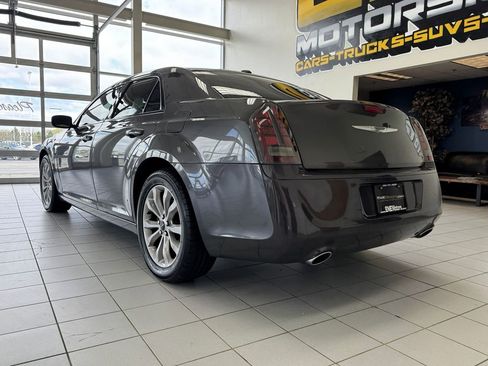 Used 2014 Chrysler 300 S w/ Luxury Group image 4