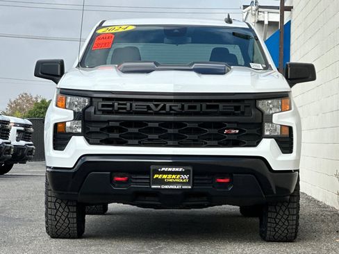 Certified 2024 Chevrolet Silverado 1500 Custom Trail Boss w/ LPO, Dark Essentials Package AWD/4WD image 9