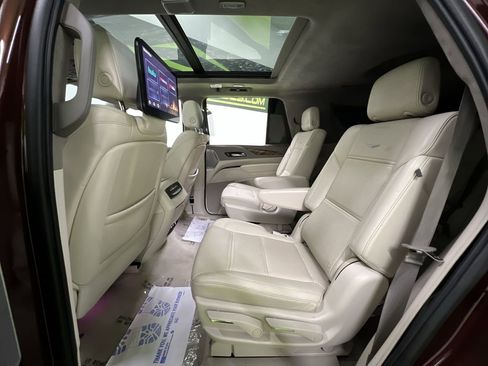 Used 2022 Cadillac Escalade Premium Luxury Platinum w/ LPO, Radiant Package RWD image 27