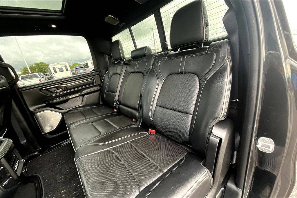 Used 2020 RAM 1500 Limited w/ Black Appearance Package AWD/4WD image 28