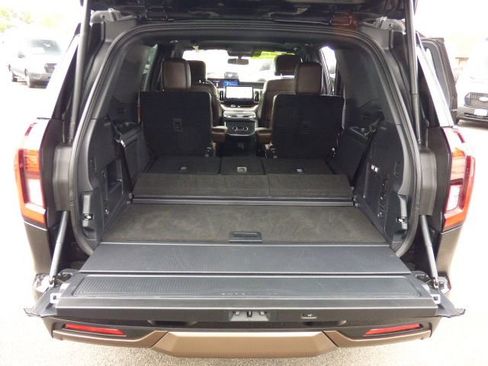 Used 2025 Ford Expedition King Ranch image 13