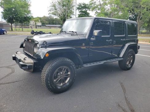 Used 2017 Jeep Wrangler Unlimited Sahara AWD/4WD image 2