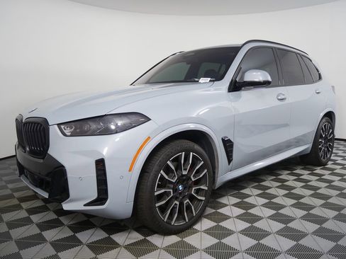Used 2025 BMW X5 xDrive40i w/ M Sport Package image 7