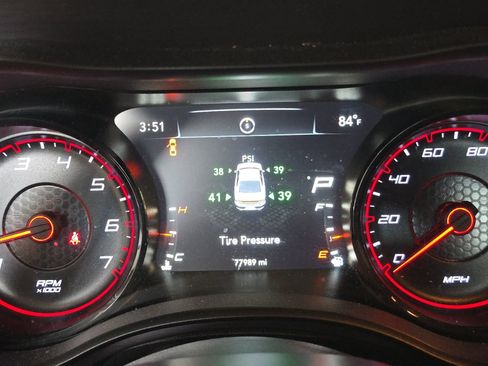 Used 2018 Dodge Charger SXT w/ Blacktop Package RWD image 8