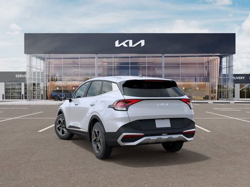New 2025 Kia Sportage LX image 4
