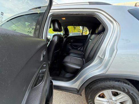 Used 2017 Chevrolet Trax LT w/ LT Convenience Package image 20