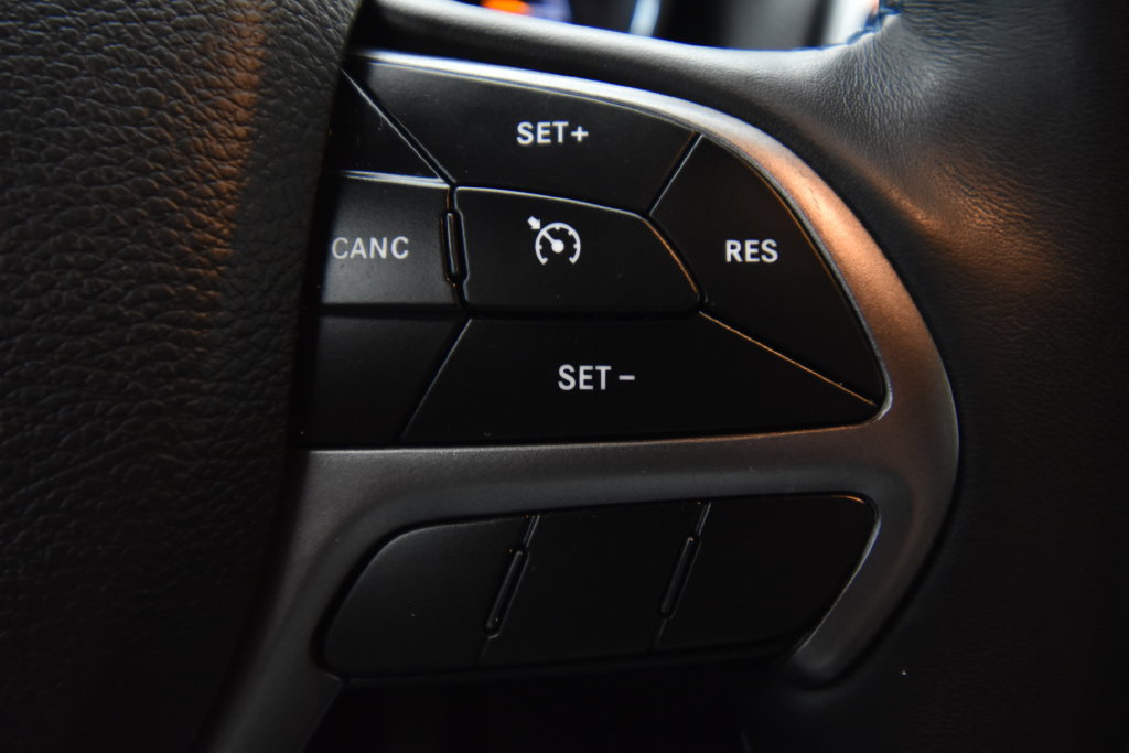 Used 2019 Jeep Grand Cherokee Laredo AWD/4WD image 29