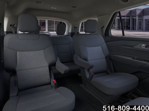 Used 2025 Ford Explorer Active AWD/4WD image 12