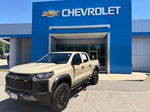 Certified 2023 Chevrolet Colorado Trail Boss w/ Technology Package AWD/4WD image 33