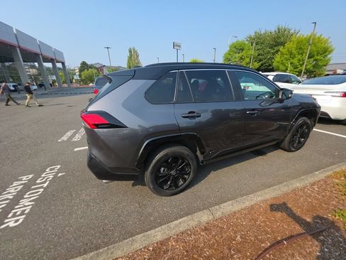 Used 2023 Toyota RAV4 XSE AWD/4WD image 3