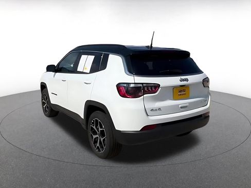 Used 2025 Jeep Compass Limited AWD/4WD image 11