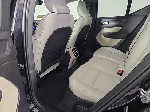 Certified 2024 Volvo XC40 B5 Plus w/ Climate Package image 12