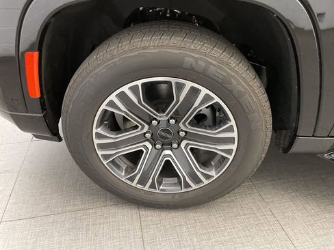 New 2025 Jeep Wagoneer 4WD image 10