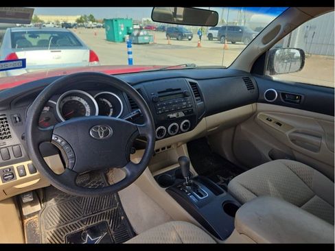 Used 2011 Toyota Tacoma PreRunner w/ Convenience Pkg image 10