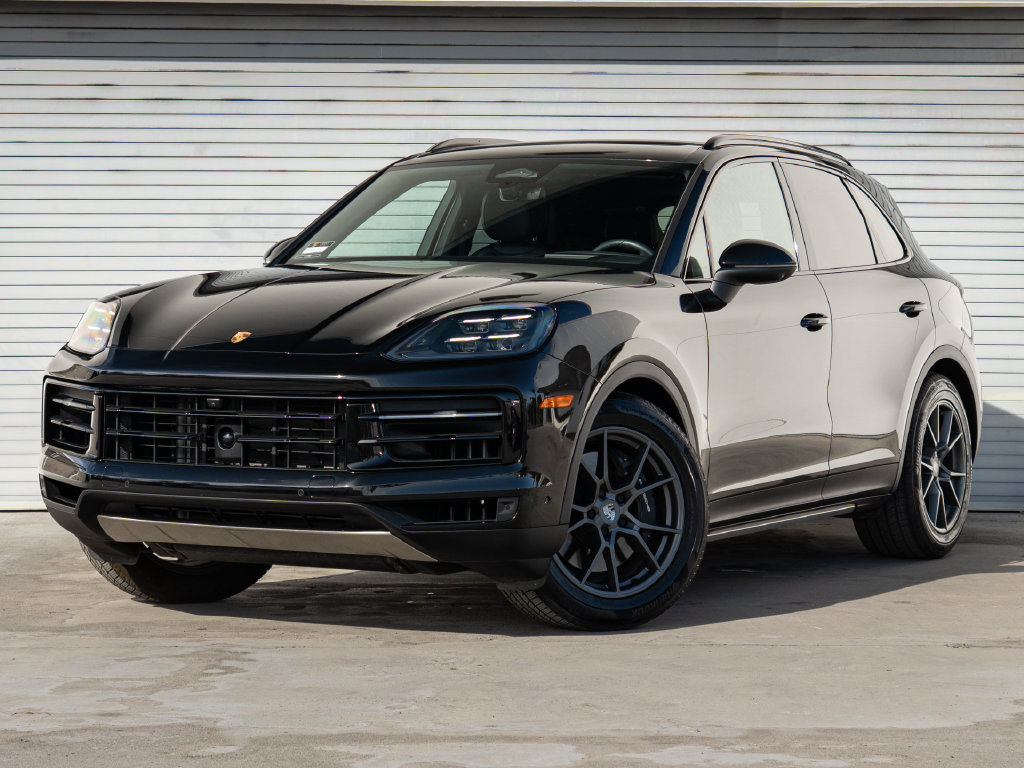 Certified 2026 Porsche Cayenne AWD/4WD image 1