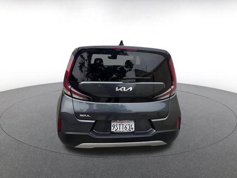 Used 2025 Kia Soul LX w/ LX Technology Package FWD image 12