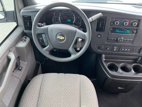 Used 2025 Chevrolet Express 3500 LT w/ LT Preferred Equipment Group RWD image 12