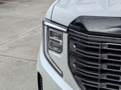 Used 2025 GMC Sierra 1500 Denali Ultimate AWD/4WD image 9