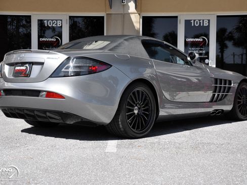 Used 2009 Mercedes-Benz SLR image 15