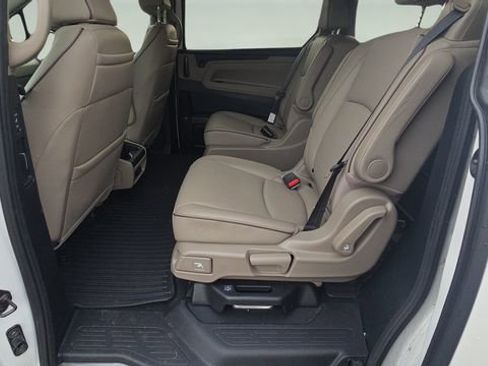Used 2023 Honda Odyssey Elite image 19