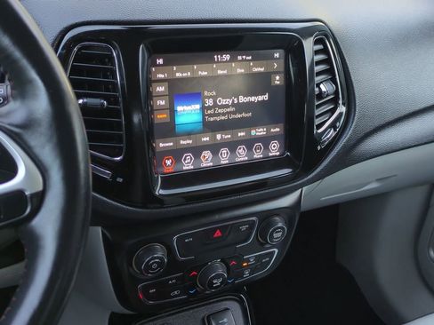 Used 2019 Jeep Compass Limited w/ Mopar Graphics Package image 27