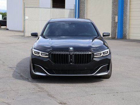 Used 2020 BMW 745e xDrive AWD/4WD image 2