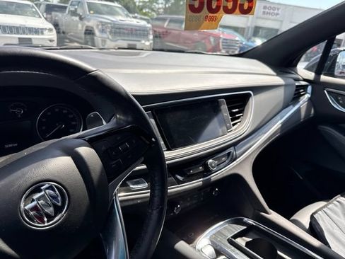 Used 2024 Buick Enclave Essence w/ Sport Touring Edition FWD image 9