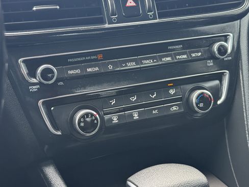 Used 2020 Kia Optima SE image 30