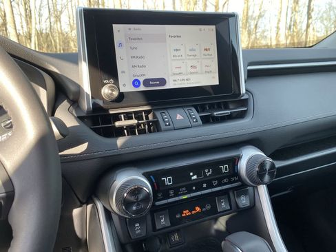 Certified 2025 Toyota RAV4 XLE Premium image 31