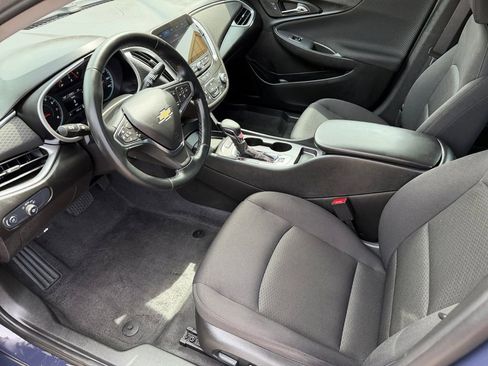 Used 2025 Chevrolet Malibu RS w/ LPO, Floor Liner Package FWD image 8