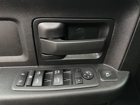 Used 2024 RAM 2500 Tradesman w/ Chrome Appearance Group image 20