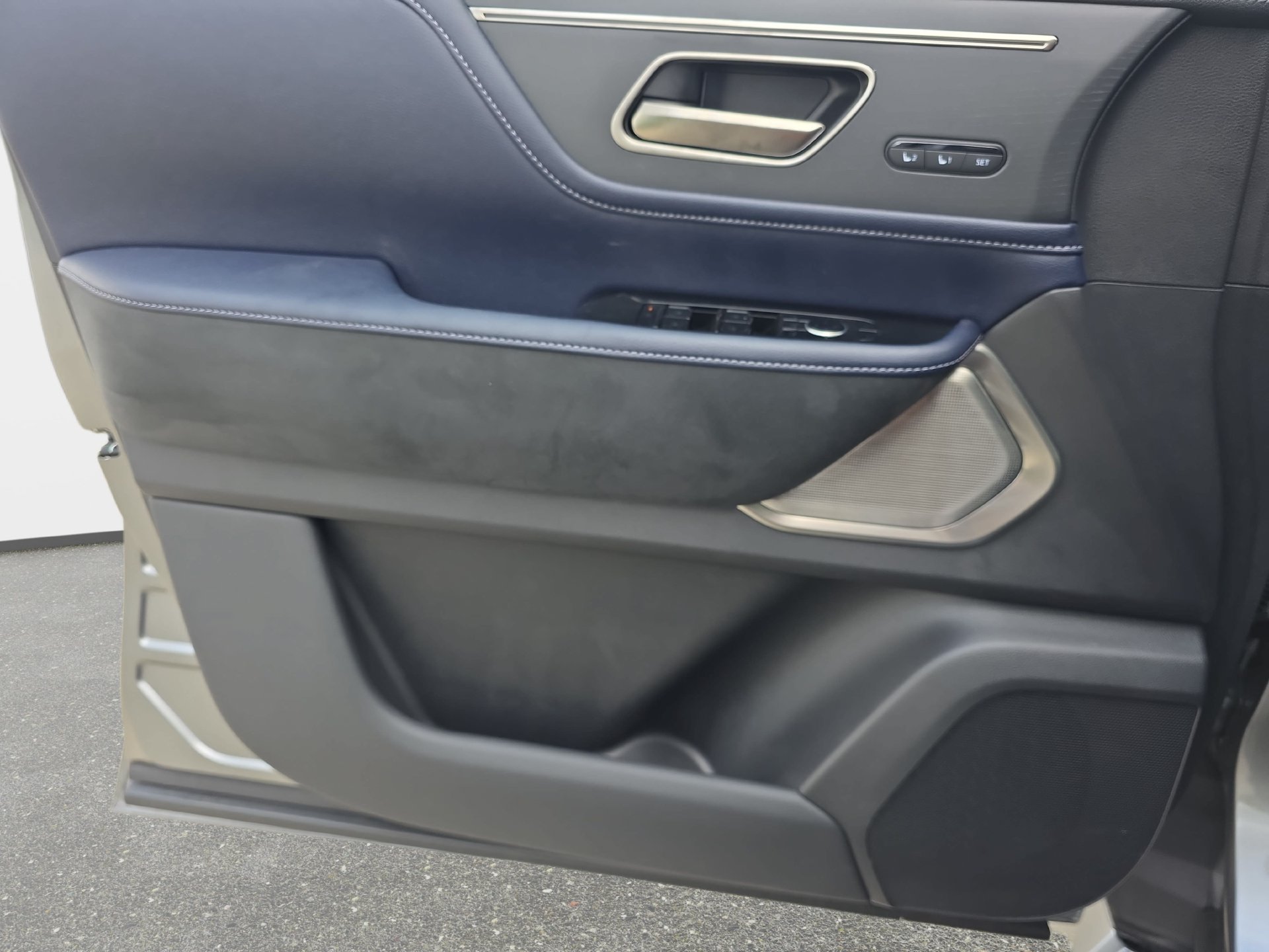 New 2026 INFINITI QX80 4WD w/ Sport Exterior Package image 26