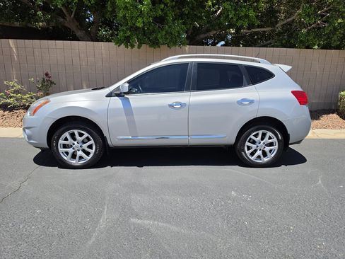 Used 2011 Nissan Rogue SV w/ SL Pkg AWD/4WD image 16