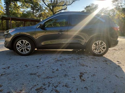 Used 2020 Ford Escape SEL image 4