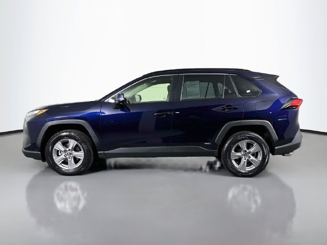 Used 2022 Toyota RAV4 XLE w/ Convenience Package AWD/4WD image 4