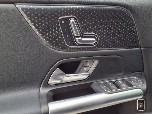 Used 2025 Mercedes-Benz GLA 250 image 13